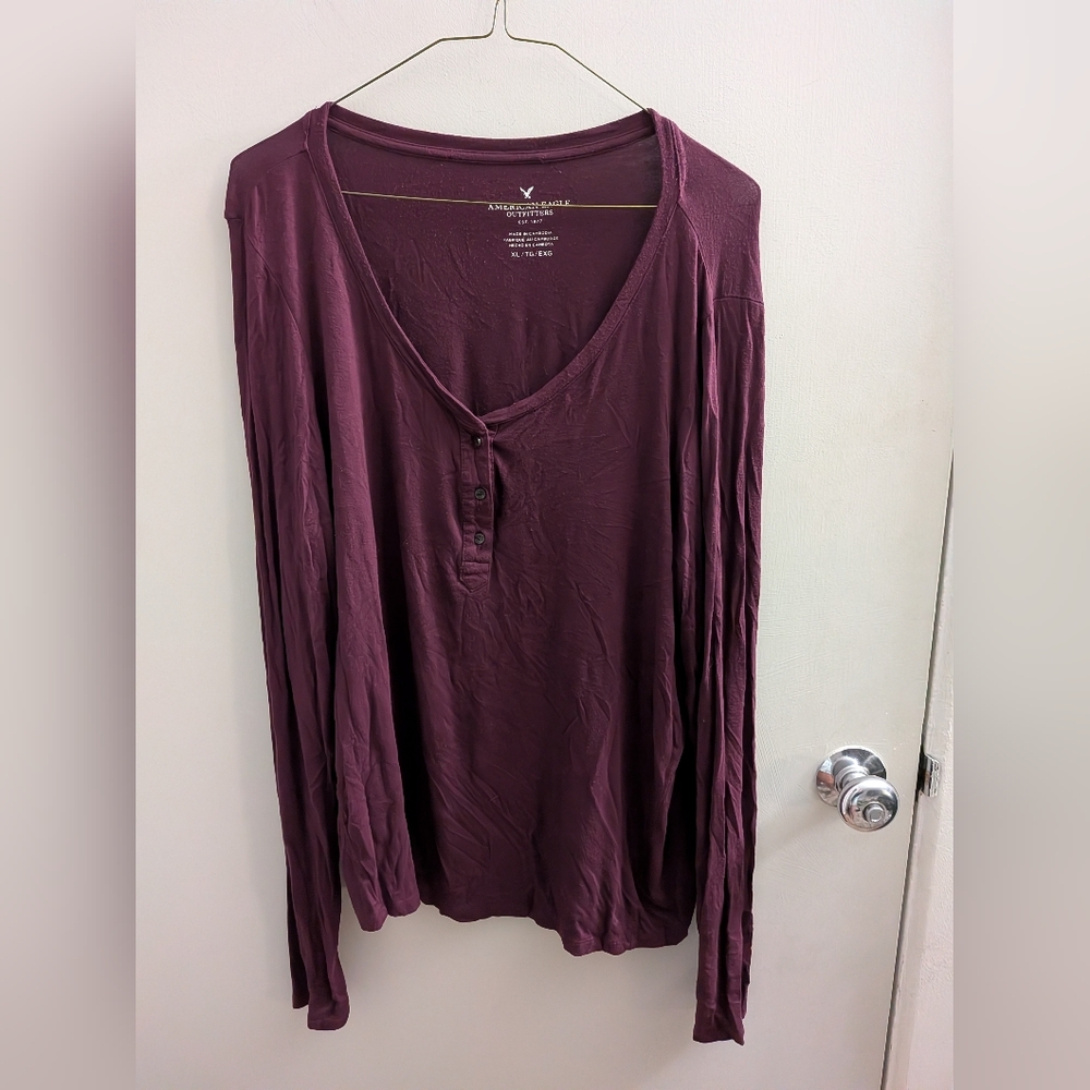 American Eagle Outfitters XL Burgundy Crew Neck Long Sleeve Tee Soft Cozy EUC
